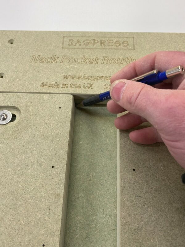 Jig for Electric Guitar neck pocket